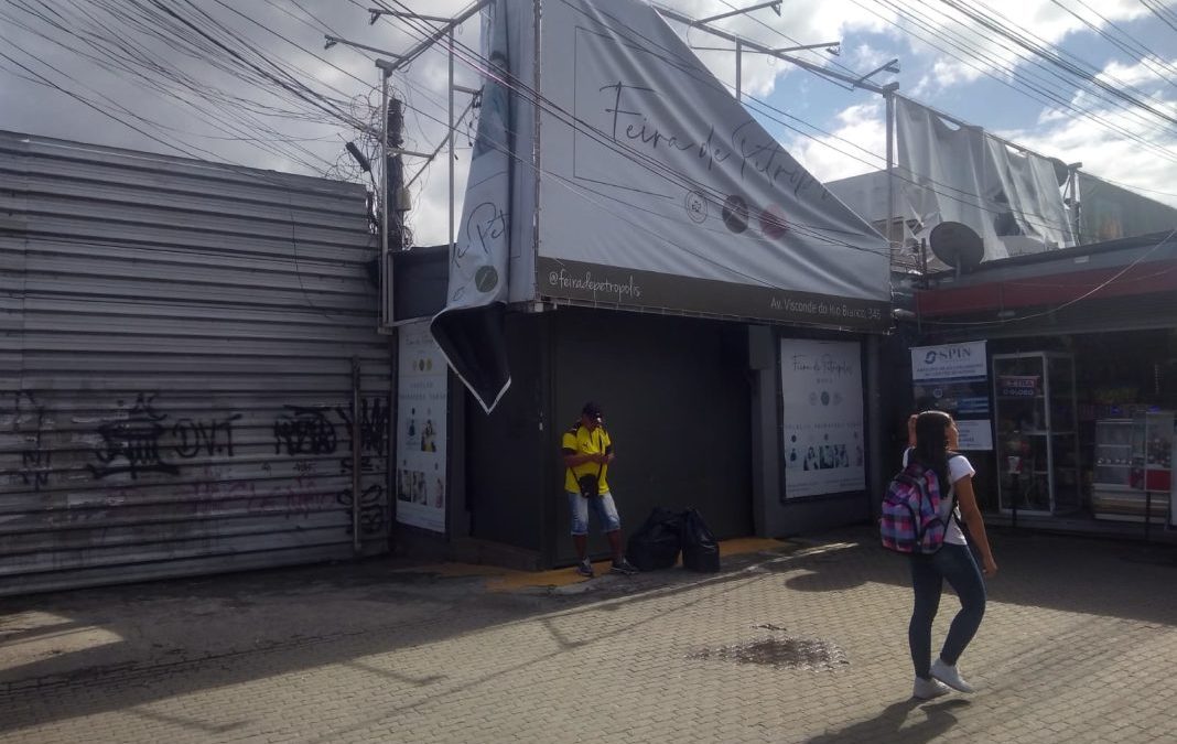 ‘Feira de Petrópolis’ é fechada após 16 anos e deixa lojistas desamparados