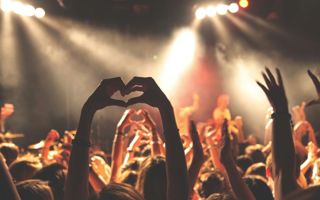 Viagem musical: fãs percorrem longas distâncias para assistir shows de artistas favoritos em outros estados